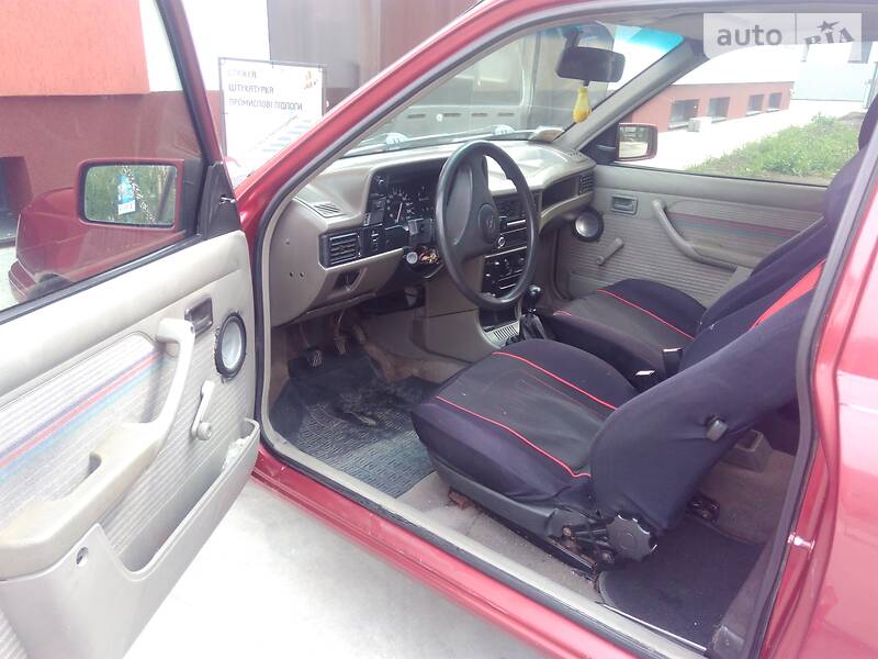 Хетчбек Opel Kadett 1988 в Хмельницькому фото 14 Хетчбек Opel Kadett 1988 в Хмельницькому