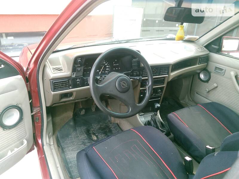 Хетчбек Opel Kadett 1988 в Хмельницькому фото 13 Хетчбек Opel Kadett 1988 в Хмельницькому