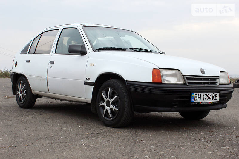 Хэтчбек Opel Kadett 1990 в Одессе