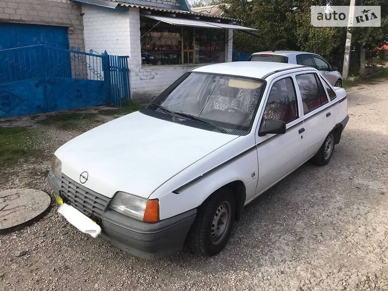 Седан Opel Kadett 1986 в Запорожье