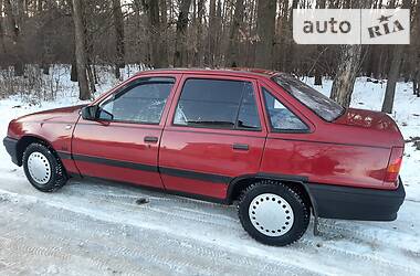 Седан Opel Kadett 1990 в Луцке