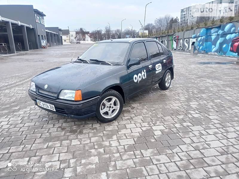 Хэтчбек Opel Kadett 1987 в Дрогобыче
