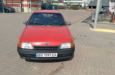 Хэтчбек Opel Kadett 1990 в Ровно