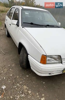 Хэтчбек Opel Kadett 1987 в 