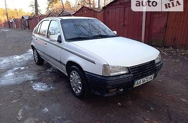 Хэтчбек Opel Kadett 1988 в 