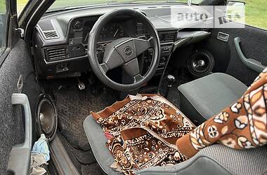 Универсал Opel Kadett 1986 в 