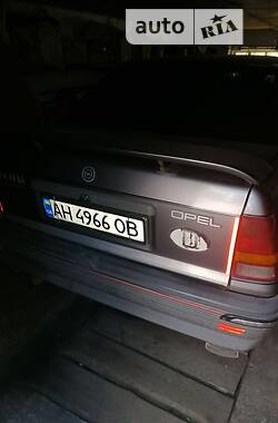 Седан Opel Kadett 1988 в Дружковке