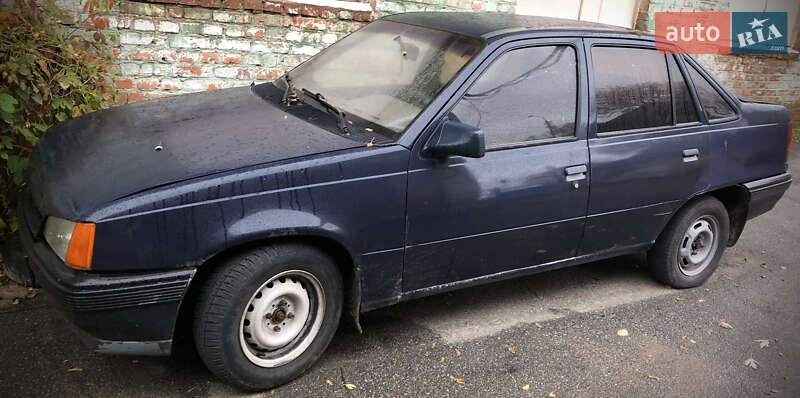Седан Opel Kadett 1989 в Чернигове фото 2 Седан Opel Kadett 1989 в Чернигове