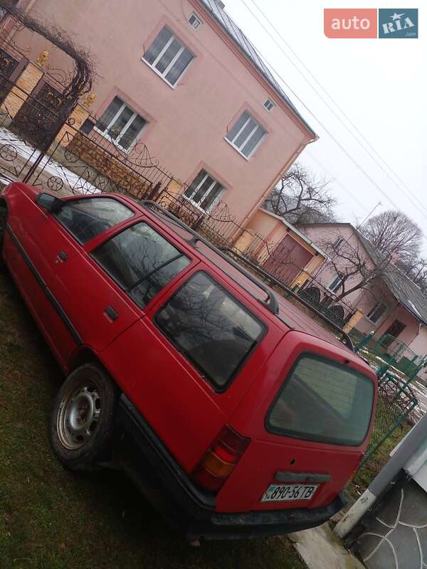 Универсал Opel Kadett 1988 в Бориславе