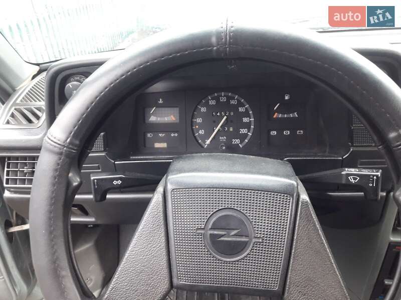 Хетчбек Opel Kadett 1986 в Кам'янець-Подільському