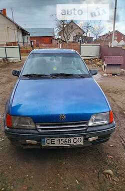 Седан Opel Kadett 1990 в Сторожинці