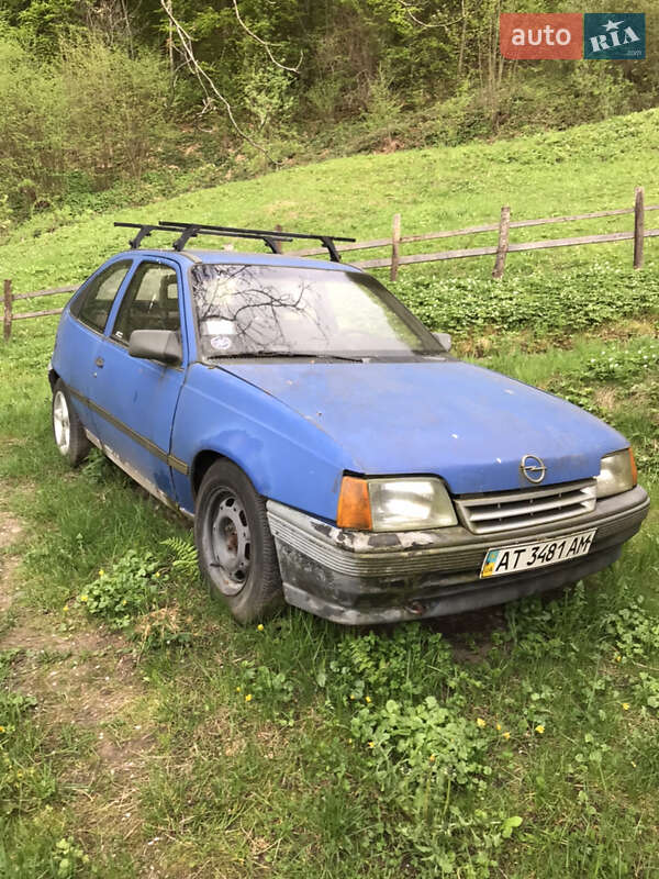 Хэтчбек Opel Kadett 1988 в Косове