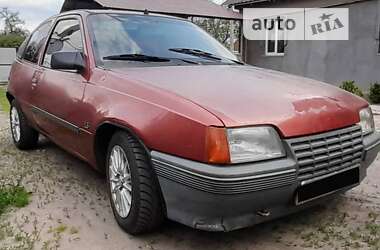Хэтчбек Opel Kadett 1988 в Миргороде
