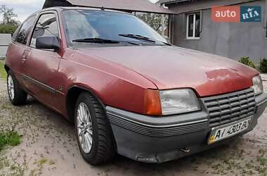 Хэтчбек Opel Kadett 1988 в Миргороде