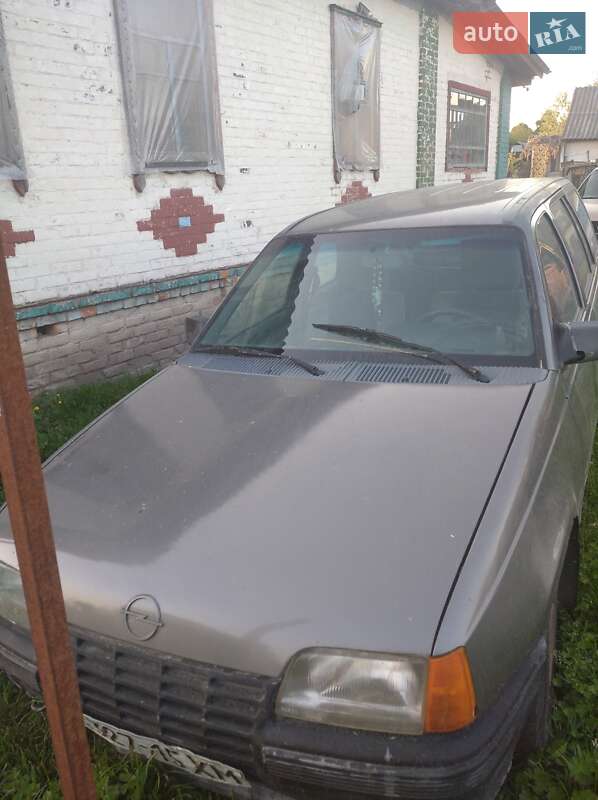 Універсал Opel Kadett 1988 в Чернігові