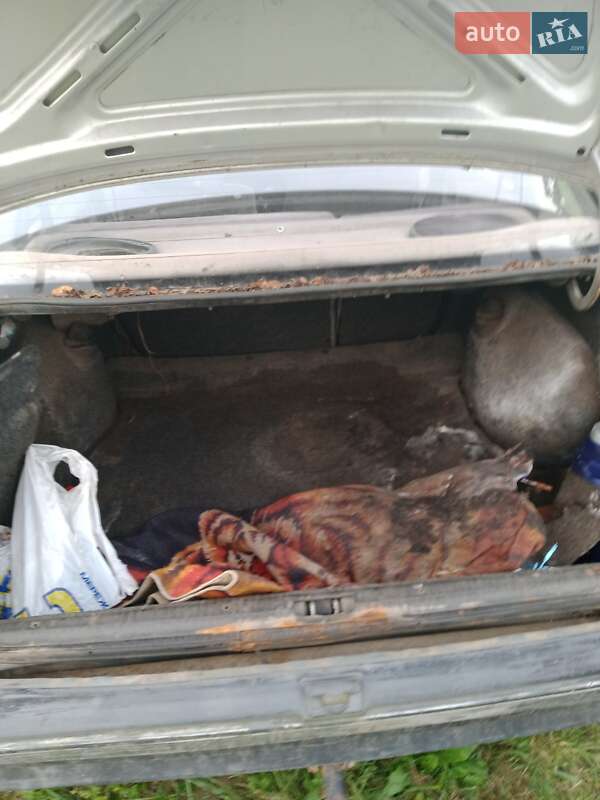 Седан Opel Kadett 1988 в Мостиській