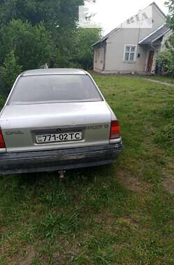 Седан Opel Kadett 1988 в Мостиській
