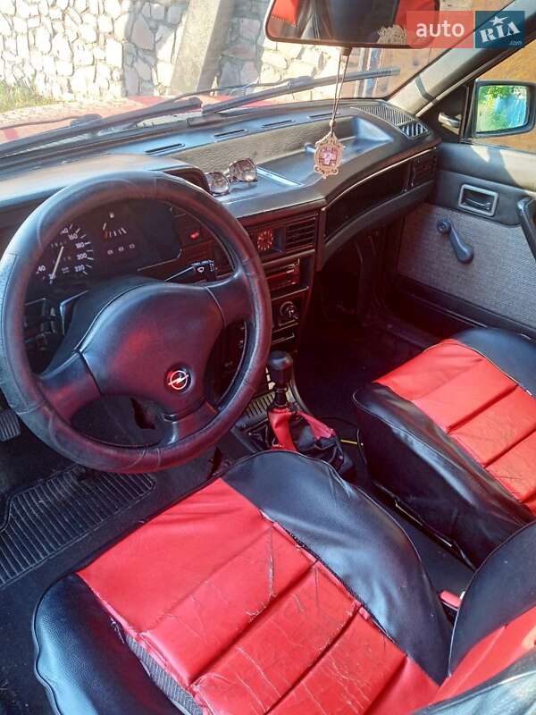 Хэтчбек Opel Kadett 1991 в Малине