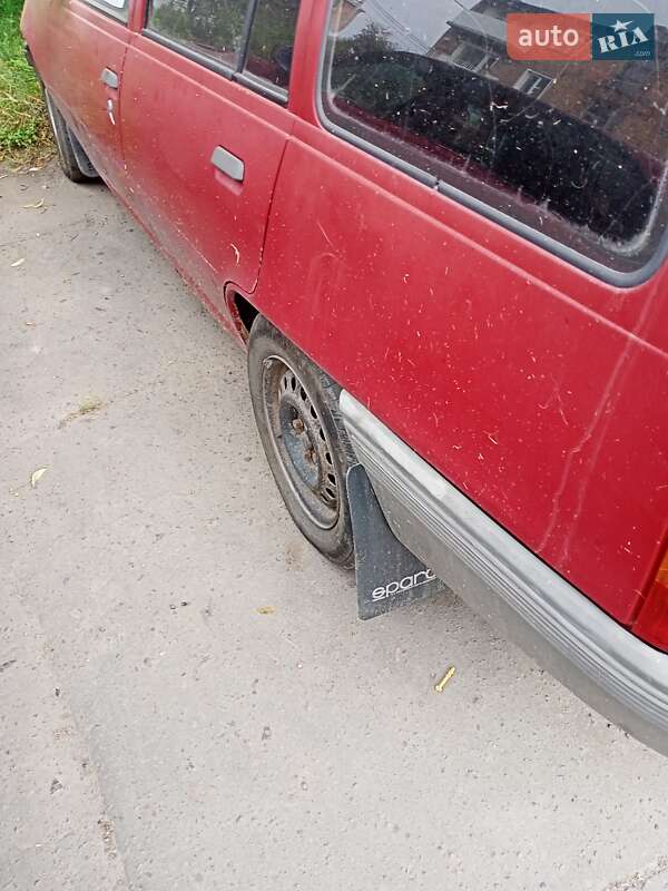 Універсал Opel Kadett 1985 в Нововолинську