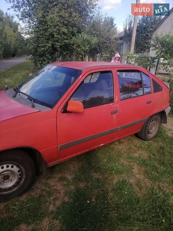 Седан Opel Kadett 1988 в Барышевке фото 3 Седан Opel Kadett 1988 в Барышевке