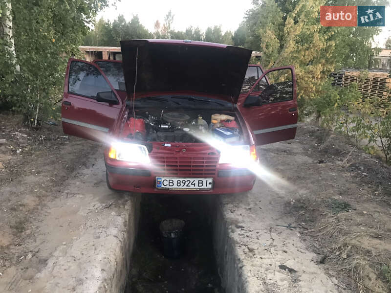 Седан Opel Kadett 1987 в Городні