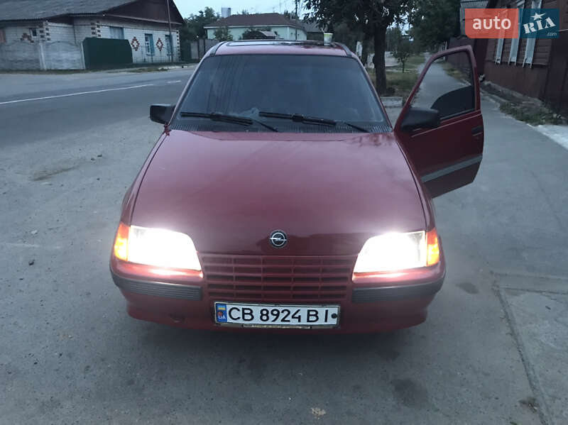 Седан Opel Kadett 1987 в Городні