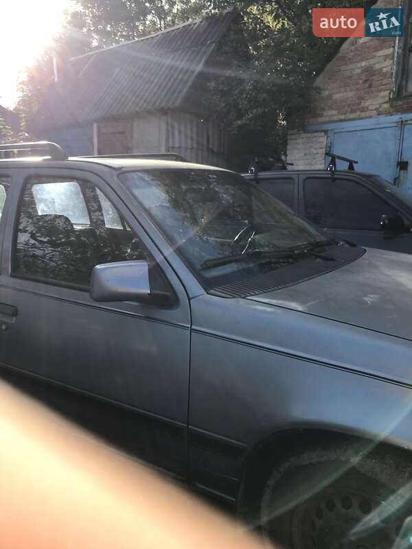 Універсал Opel Kadett 1990 в Лубнах