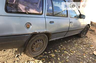 Универсал Opel Kadett 1990 в Лубнах