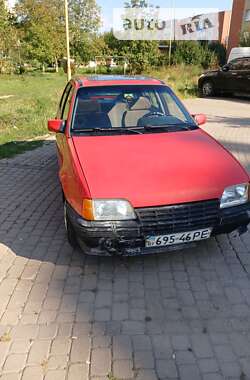 Хэтчбек Opel Kadett 1987 в Ужгороде
