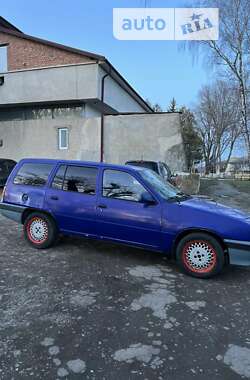 Універсал Opel Kadett 1990 в Чернівцях