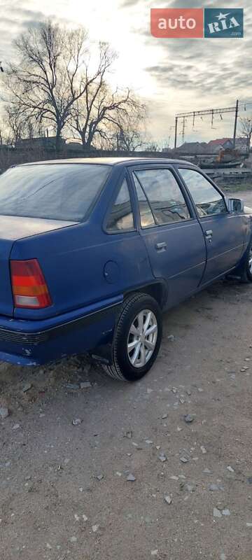 Седан Opel Kadett 1986 в Одессе