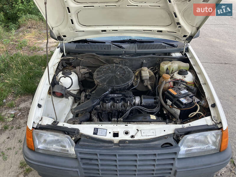 Седан Opel Kadett 1987 в Києві