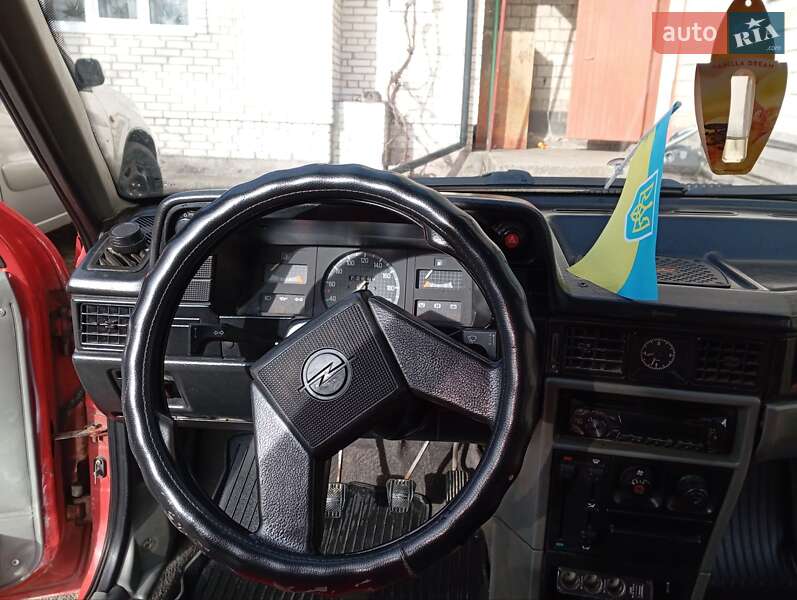 Седан Opel Kadett 1988 в Турці