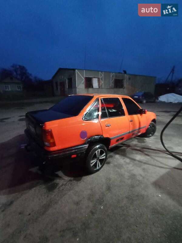 Седан Opel Kadett 1991 в Звягеле