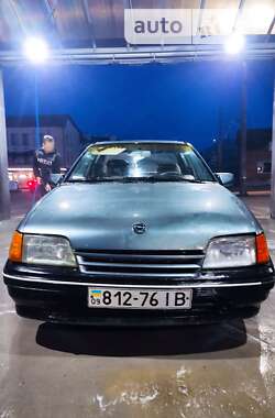 Седан Opel Kadett 1991 в Івано-Франківську