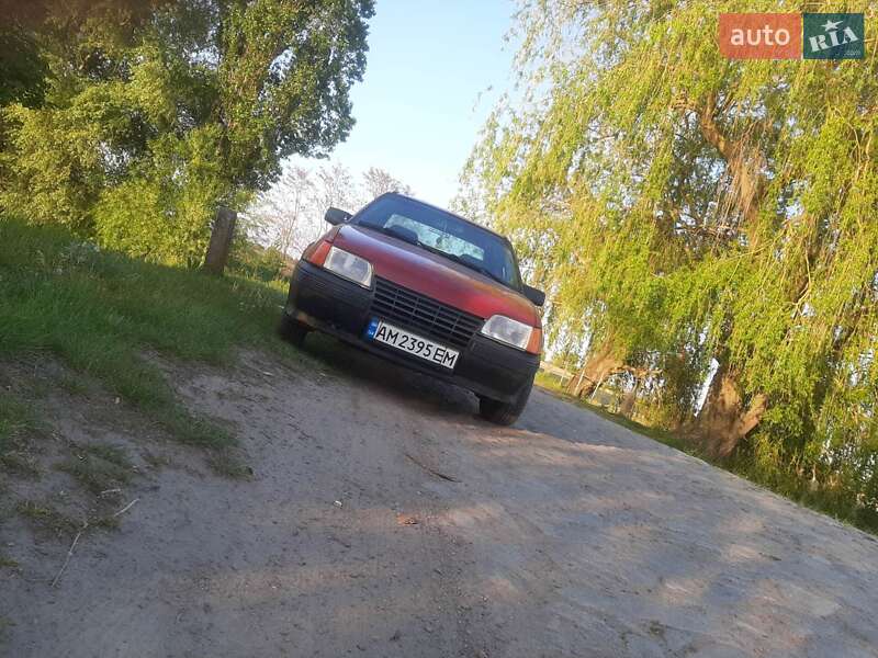 Седан Opel Kadett 1988 в Житомире фото 3 Седан Opel Kadett 1988 в Житомире
