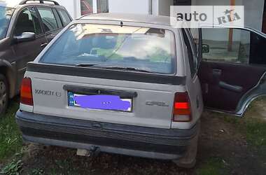 Хэтчбек Opel Kadett 1989 в Золочеве