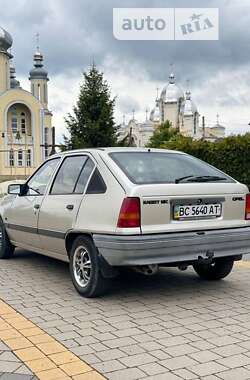 Хэтчбек Opel Kadett 1990 в Львове