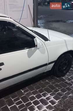 Седан Opel Kadett 1987 в 