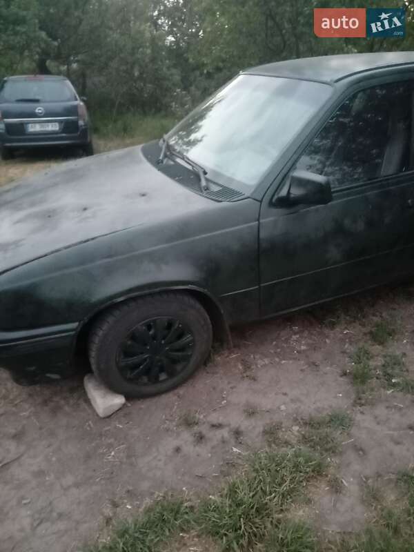 Седан Opel Kadett 1987 в Павлограді