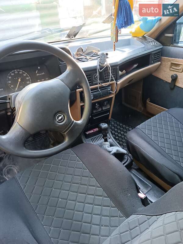 Хетчбек Opel Kadett 1987 в Запоріжжі фото 10 Хетчбек Opel Kadett 1987 в Запоріжжі