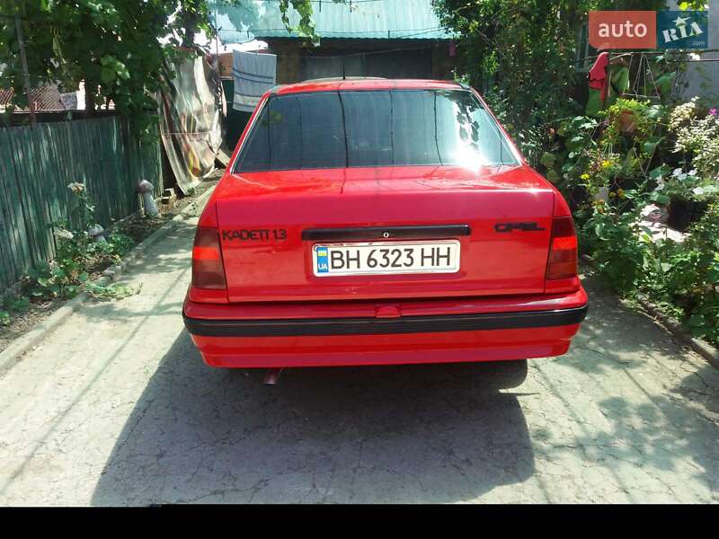 Седан Opel Kadett 1987 в Измаиле фото 10 Седан Opel Kadett 1987 в Измаиле