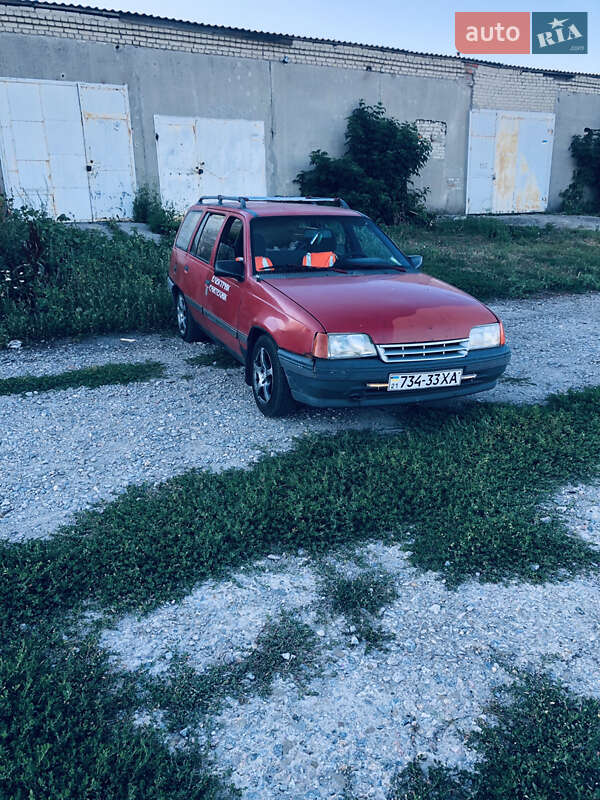Универсал Opel Kadett 1990 в 