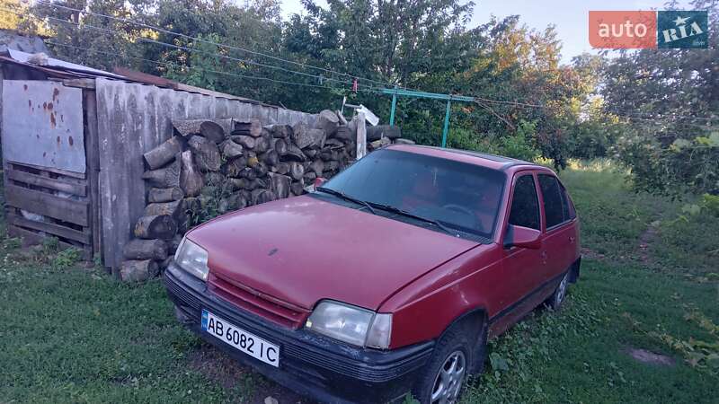 Хэтчбек Opel Kadett 1990 в Виннице