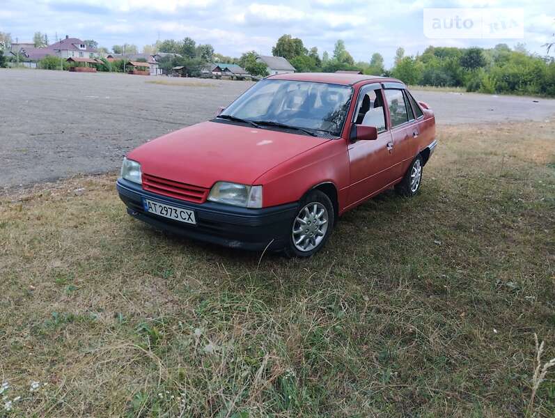 Седан Opel Kadett 1990 в Обертине