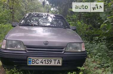 Седан Opel Kadett 1990 в Кам'янці-Бузькій