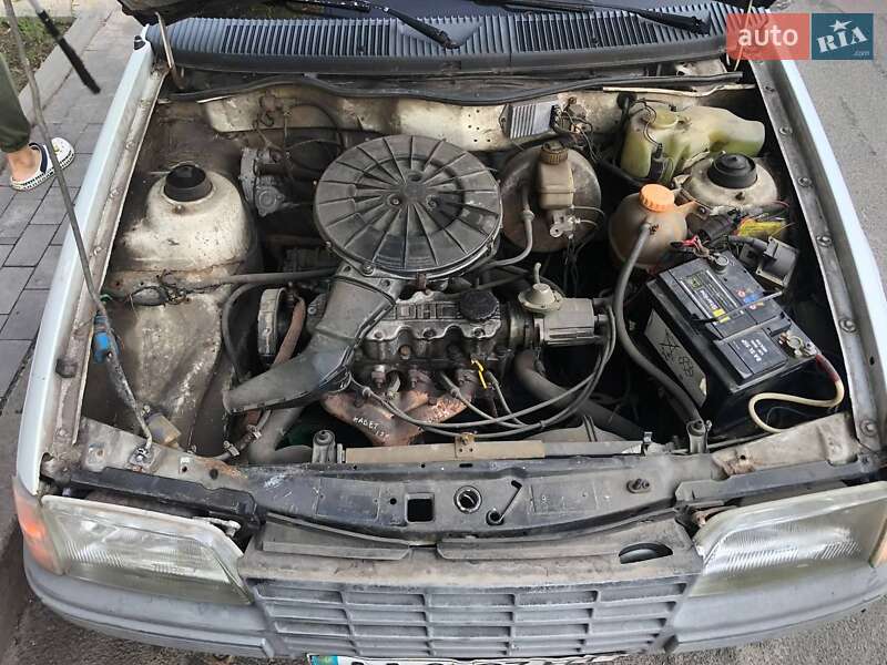 Універсал Opel Kadett 1986 в Києві