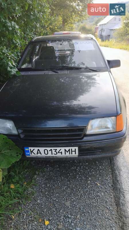 Хэтчбек Opel Kadett 1988 в Ужгороде фото 2 Хэтчбек Opel Kadett 1988 в Ужгороде