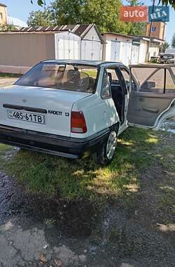 Седан Opel Kadett 1987 в Дрогобыче