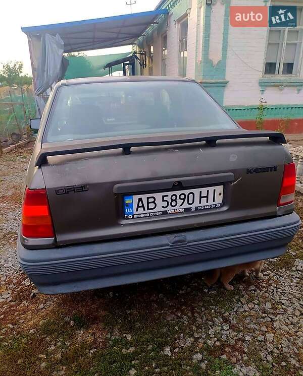Седан Opel Kadett 1991 в Шполе фото 4 Седан Opel Kadett 1991 в Шполе